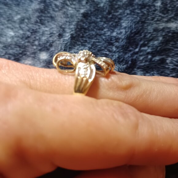 10k YG And 1c Diamond Floral Bow Knot Ring - Picture 5 of 6
